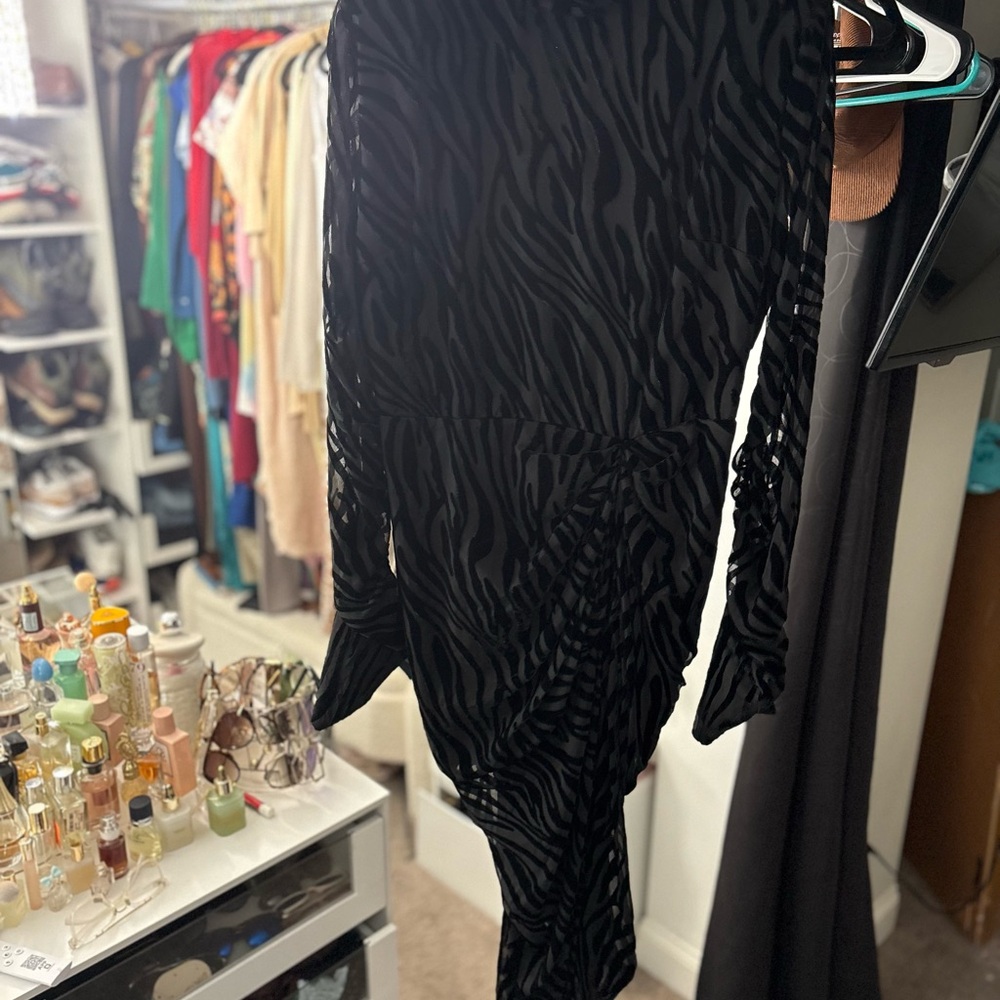 Fashion Nova Black Zebra Long Sleeve Dress